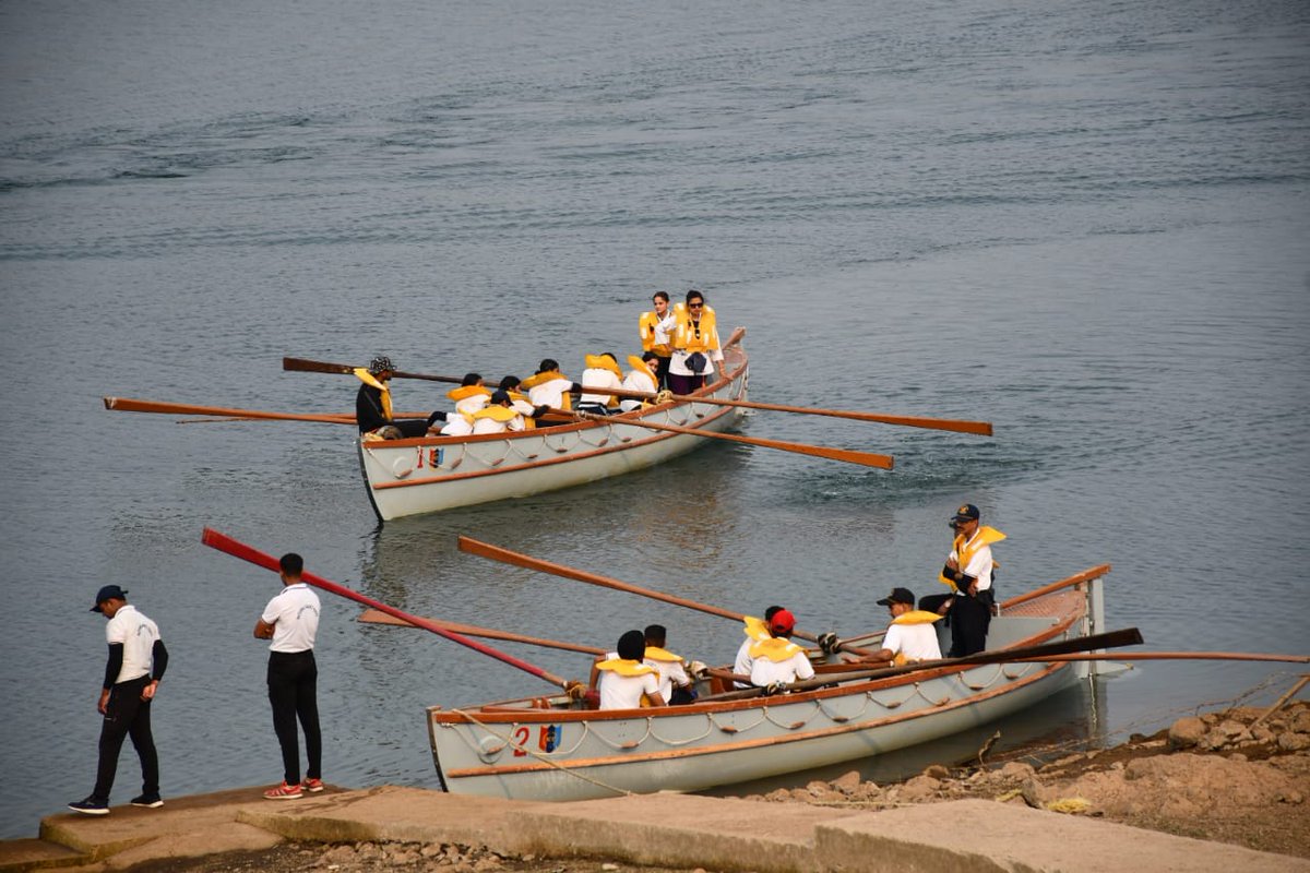 navalunit's tweet photo. Maj Gen AK Mahajan, ADG MP &amp; CG witnessed Boat pulling competition between SD and SW Cdts of 2 MP NU Jabalpur and motivated the cdts for forth coming competitions. ADG also inspected the various boat and other training equipment at Bargi Dam @HQ_DG_NCC @NccDteMPCG @GreenJabalpur https://t.co/kBMP0Ewbhm