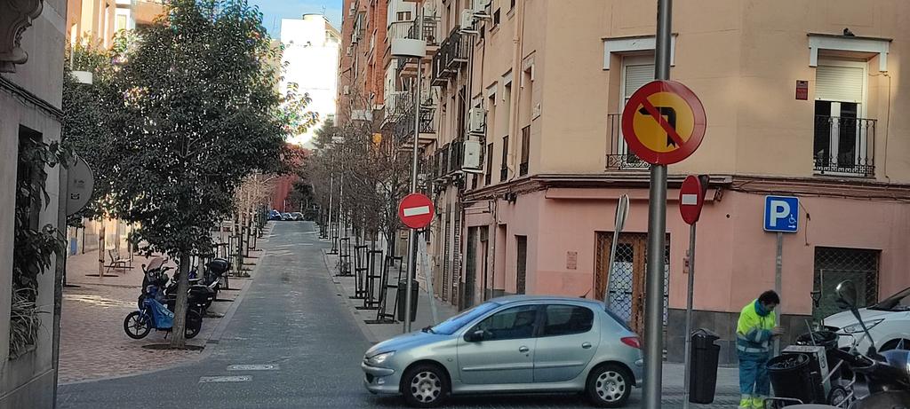 <a href="/DGTes/">Dir. Gral. Tráfico</a> Y está situación?? Aquí sigo esperando...