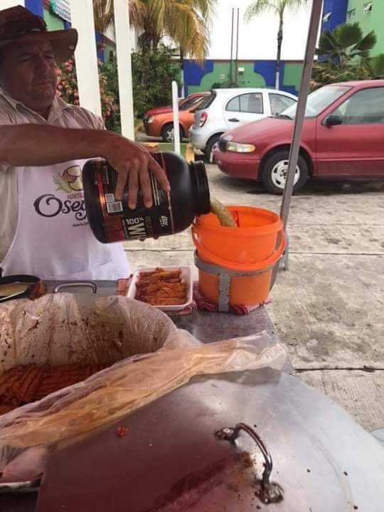 corridosybandas's tweet photo. Cuando el taquero sabe que eres fit. https://t.co/jfJj8UQZbU