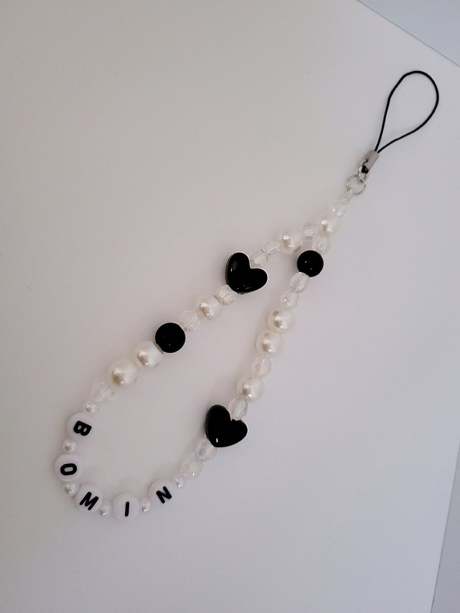 PeachWishShop's tweet photo. Check out our Etsy Shop and get your cute and custom keychains and charms! 🍑✨️🩷 Don't forget to check our page for info on our giveaway for CIX in Oakland! 
#etsyshop https://t.co/8kdl2wMZyI