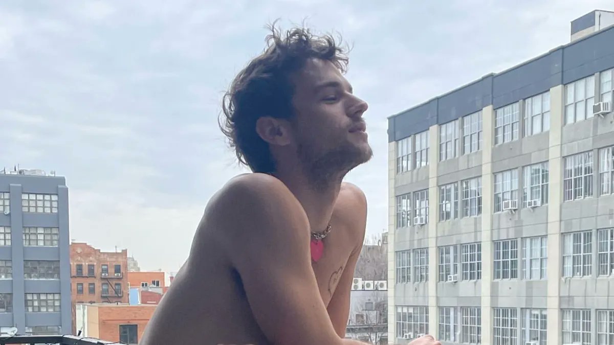 socialitelife's tweet photo. Check out these #InstaSnaps pics of
#BrandonFlynn
#JonathanBennett
@maluma
#DerekYates
@SamHeughan
@RonenRubinstein
#KevinDias
@pietrobose
@TomDaley1994
@ActuallyNPH
@BryceEilenberg
@bretmanrock
#AntonioSotillo
Check them out here: https://t.co/dfh2VpUPvl https://t.co/PP6NeucszN