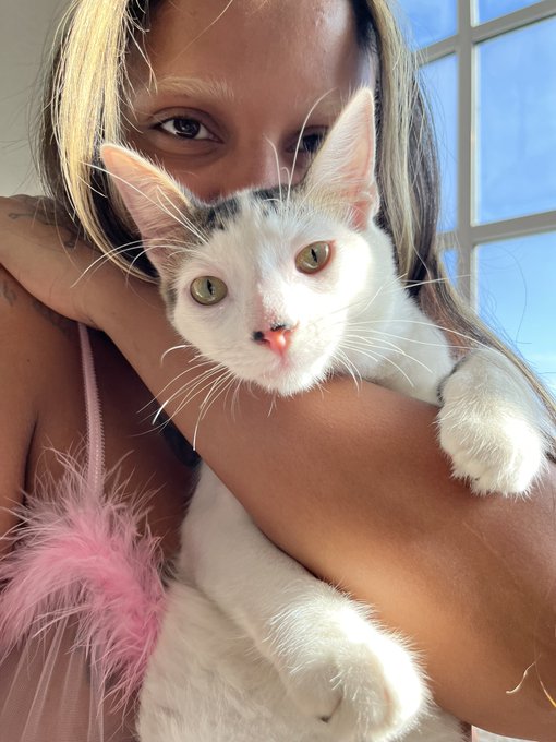 Watch Tokischa Peralta's leaked NSFW photo on TwXstars