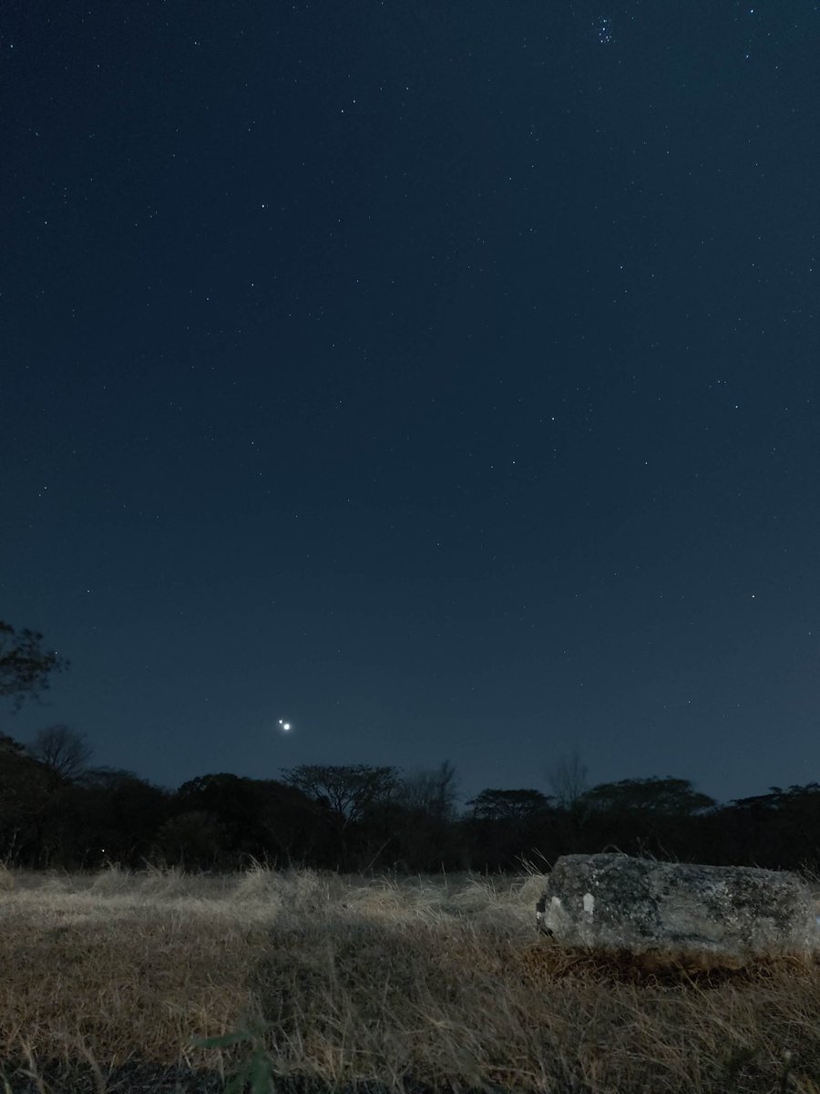 ceesar017's tweet photo. Conjunción de Venus y Júpiter desde Penonomé, Panamá. Simplemente espectacular 🤍✨ https://t.co/Hk8jrEF1i2