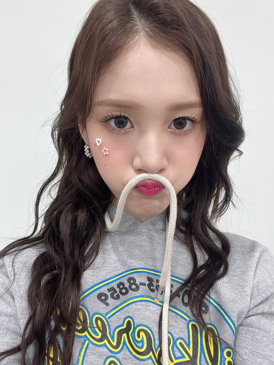 stayc_js2's tweet photo. 예은이는 아기가 분명해 https://t.co/Um0whhcWoA