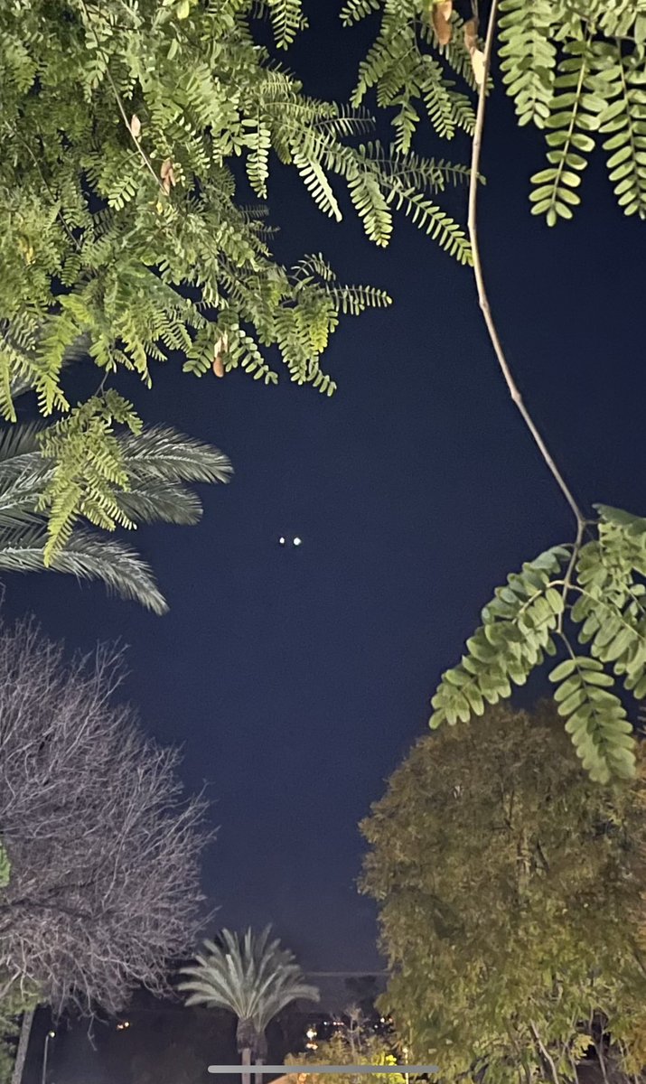 marilerie's tweet photo. Jupiter + Venus conjuction from Calabasas, CA. #jupiterandvenus #JupiterVenusconjunction ✨ https://t.co/9PVdEuM6Ml
