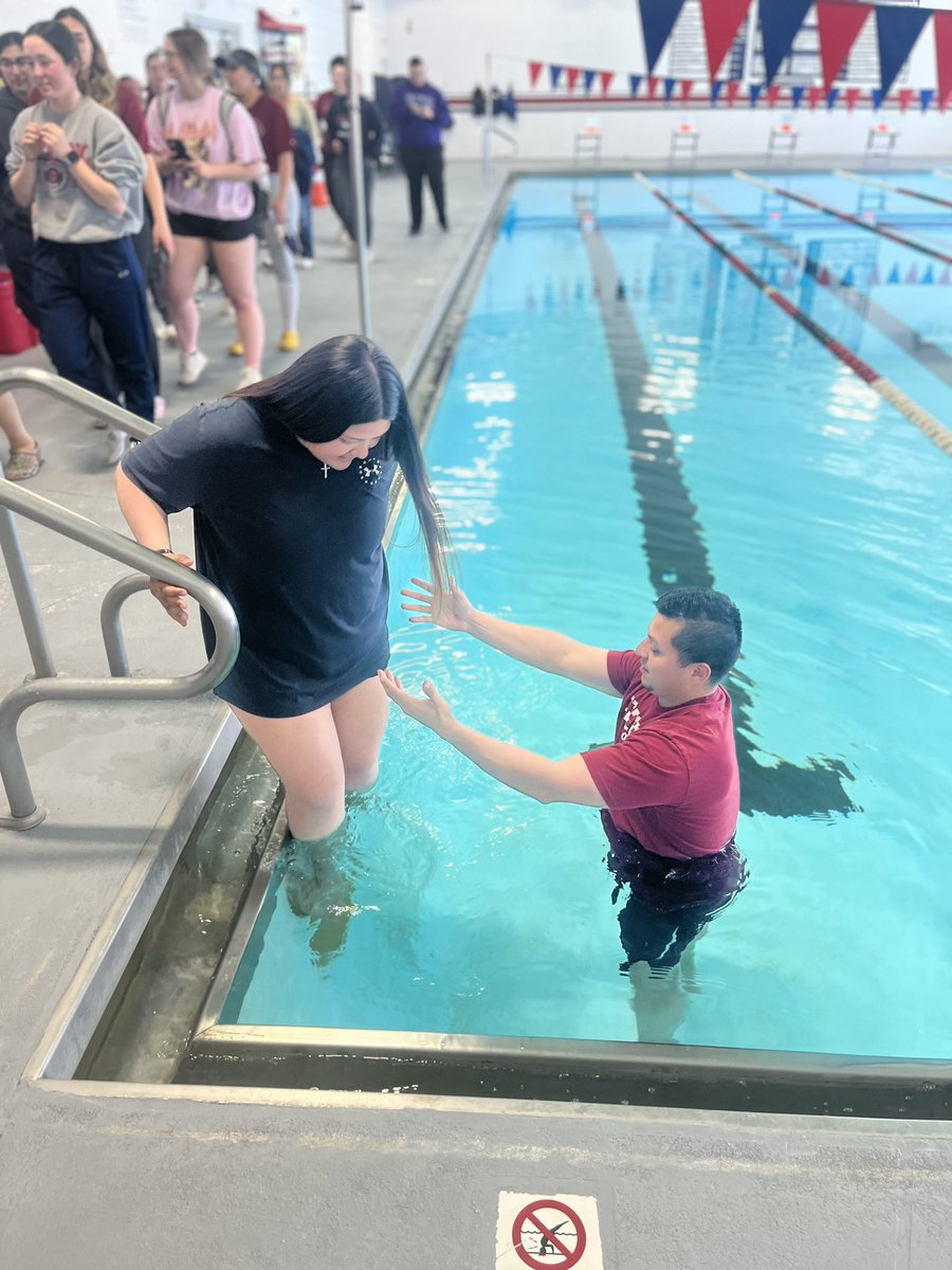 SCWarrior_SB's tweet photo. No better day being a coach than seeing one of your girls confess their love for Christ. Today @nanijcastillo  made a public demonstration that she is a NEW woman in Christ. We are so proud of you and cannot be more ecstatic!!!!! https://t.co/XfIEQtfuwF