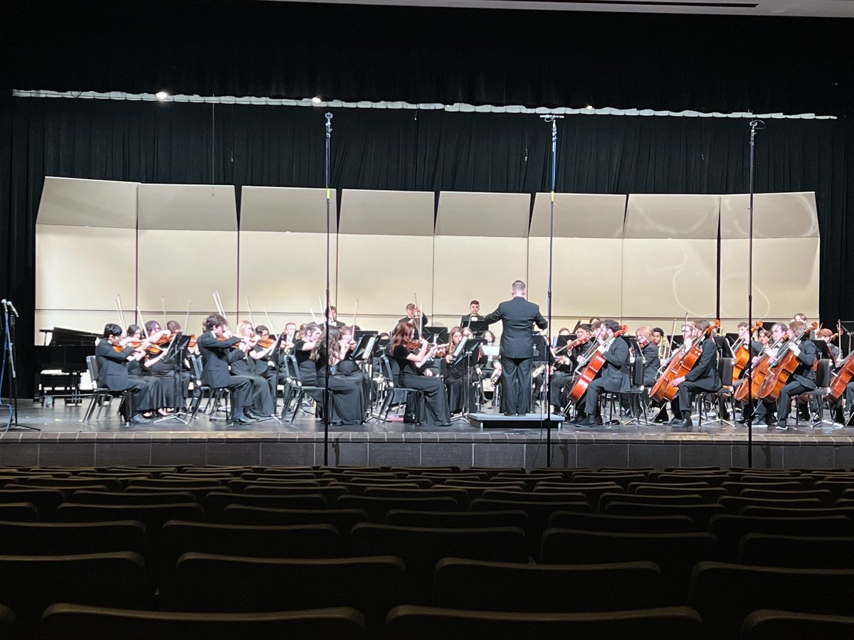 risdfinearts's tweet photo. Amazing performance by the Heath Full Varsity Orchestra at the UIL Concert and Sight-Reading contest. First time in school history! ⁦@RHHSHawks⁩ ⁦@HeathHawkBand⁩ ⁦@rockwallschools⁩ https://t.co/ZcAIkNp1aM
