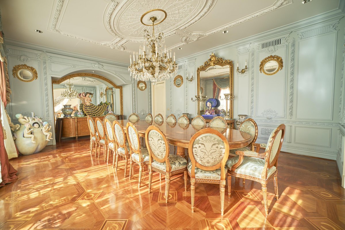 fully furnished estate is sited on its own promontory at the end of a culdesac featuring explosive City and Canyon views from every room.
reellocations.com/listing/?p=497…