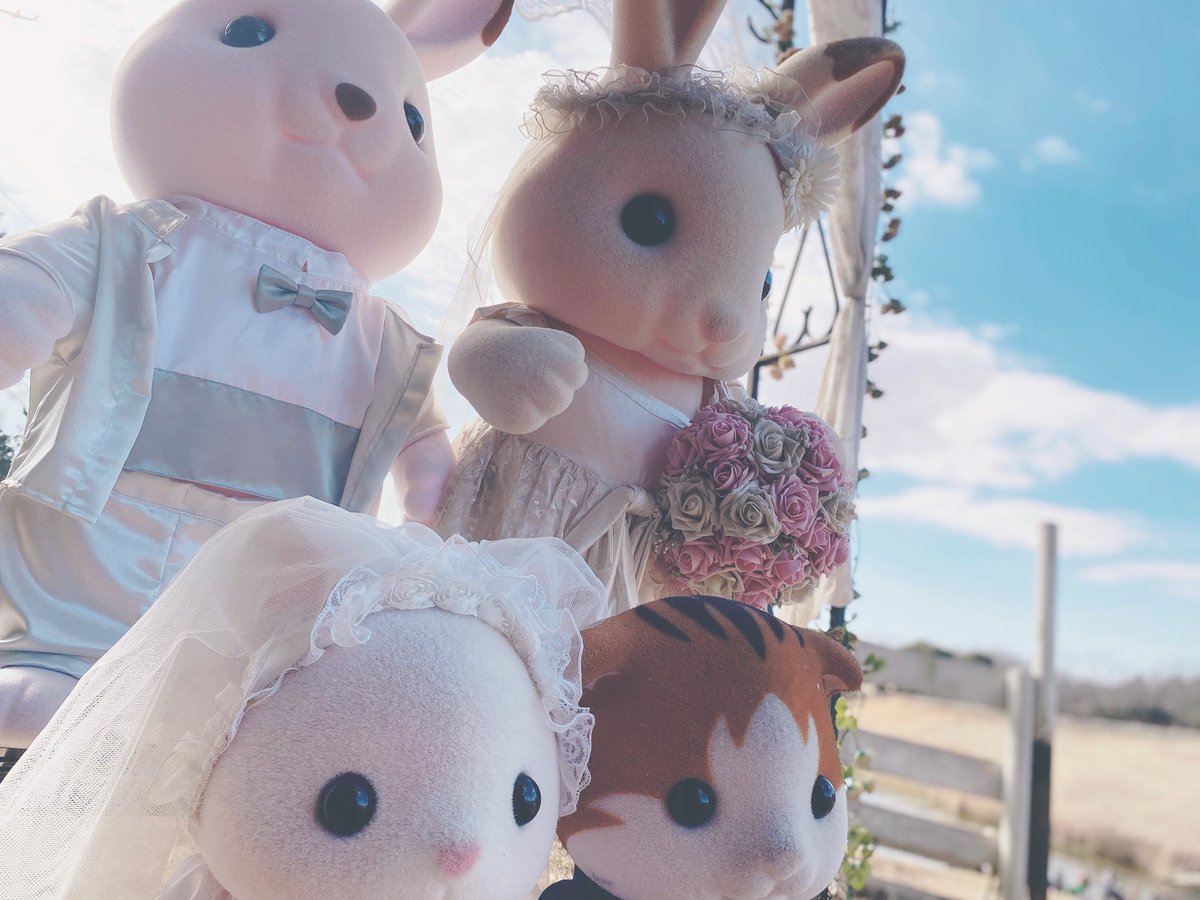 aomomosnow's tweet photo. 10年前の3月2日
結婚式をあげました💒

10年間色々大変な事もあったけど

これからも子ども達と4人仲良く、、、

ずっとずっと宜しくね♪ https://t.co/yYQQhFsE0w