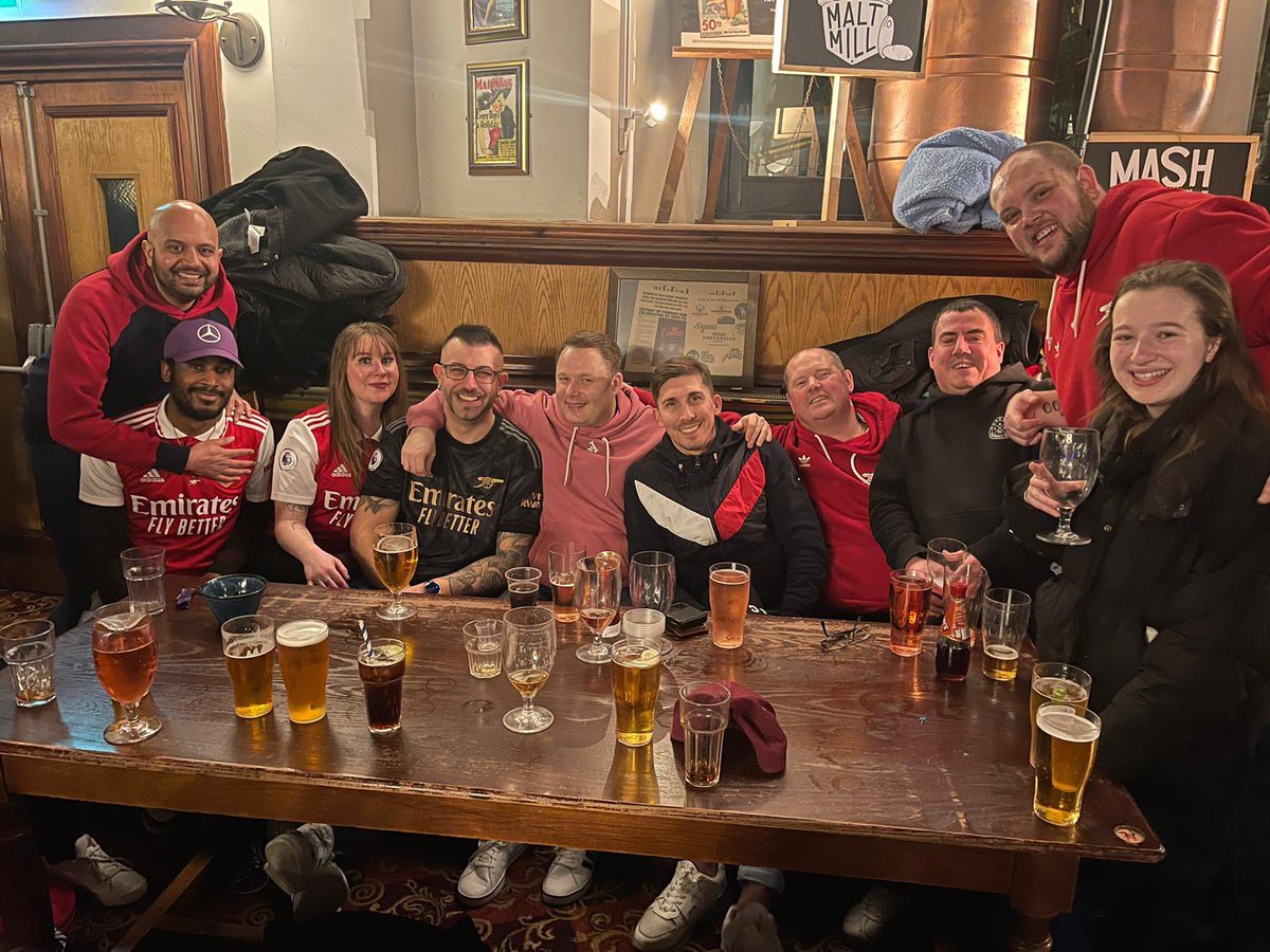 GoonerMike95's tweet photo. Was lovely to see everyone again! Been far too long! Cheers guys! Much love! #COYG 🔴🔴 https://t.co/1VUayC8kRP