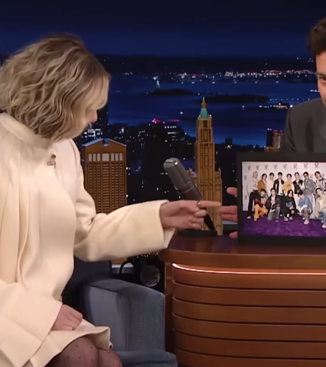 bssthinker's tweet photo. booseoksoon sent emma a second wind album and referenced the time she explained svt’s name on jimmy fallon 🥹 https://t.co/Ac3a6W3quR