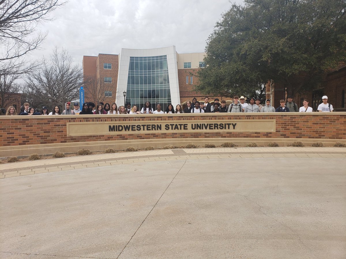 2023 <a href="/LittleElmHS/">Little Elm HS</a> College Tours is a wrap! We had a great time taking the class of 2025 to visit 8 college campuses today! @LEHS_Principal <a href="/lecollegeready/">LE College Readiness</a> <a href="/leisd/">Little Elm ISD</a> #loboscollegebound