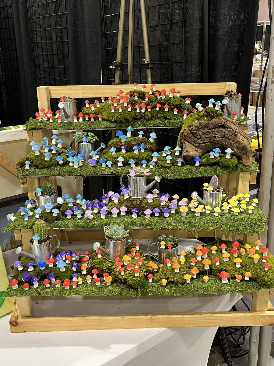 gossland50's tweet photo. Springtime in Philly!!! #PHS #Flowershow  Goss Paints booth coming together!! Proud of you Madison!! https://t.co/NC5zH3rHr0