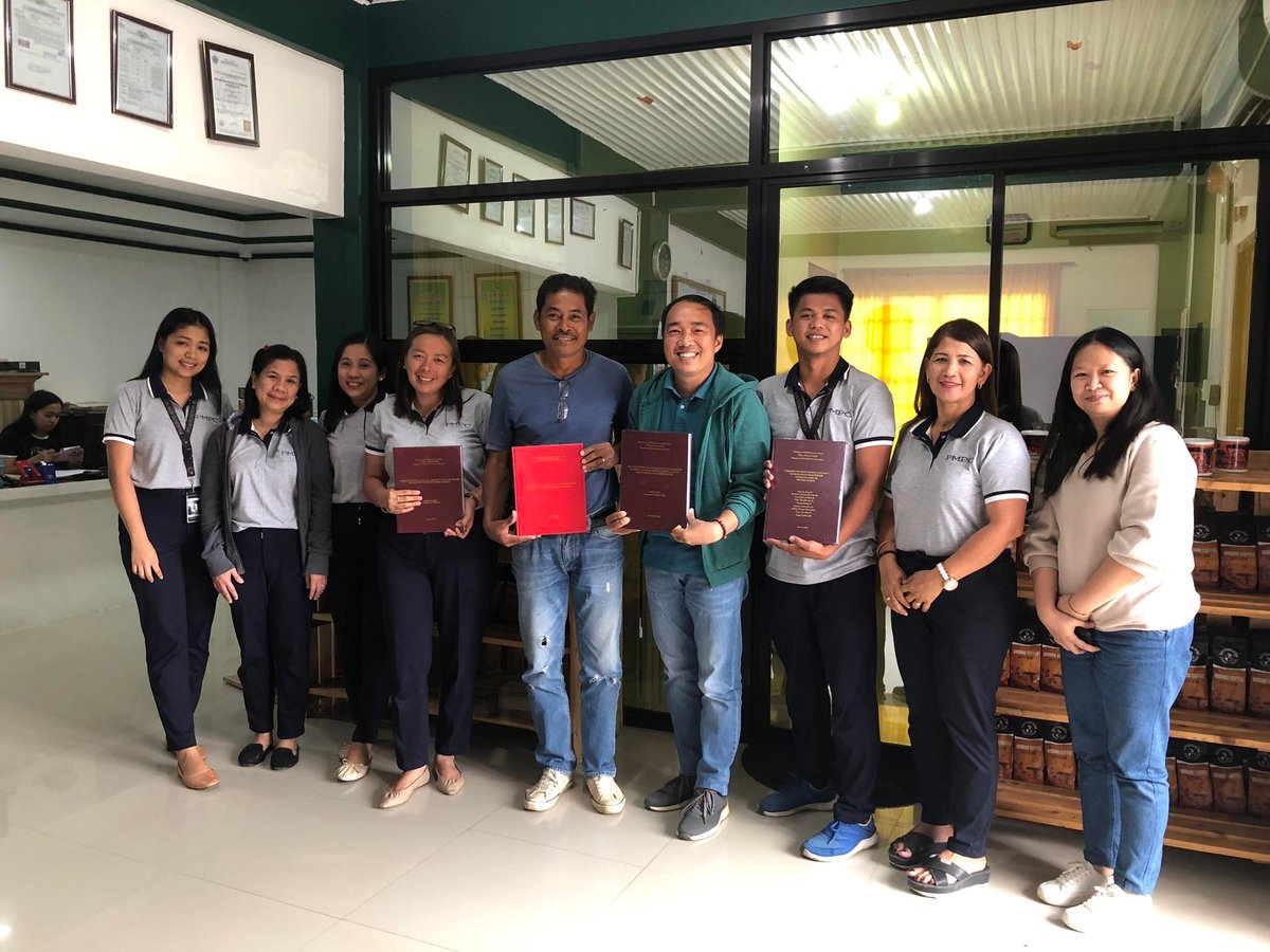 pmpc92's tweet photo. Signing Up of Partnership with UPLB - MEMORANDUM OF UNDERSTANDING ON ACADEME-INDSUTRY COLLABORATION https://t.co/3iNoLZv4vz