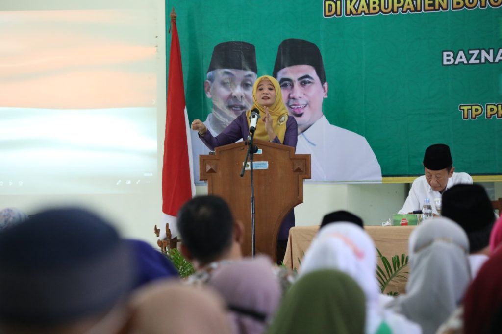 Tim Penggerak PKK Provinsi Jawa Tengah kembali bekerja sama dengan Badan Amil Zakat Nasional (Baznas) Jateng, untuk mengadakan pelatihan bagi kadernya. Kali ini, mereka membidik Bidang Usaha Laundry bagi Kader TP PKK Provinsi Jateng wilayah Eks Karesidenan Surakarta.