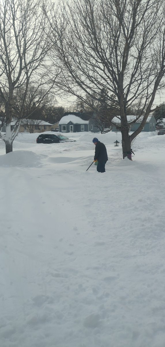 I just saw a tweet that said "spring is in the air."

I disagree. So does the Midwest. And Aura.