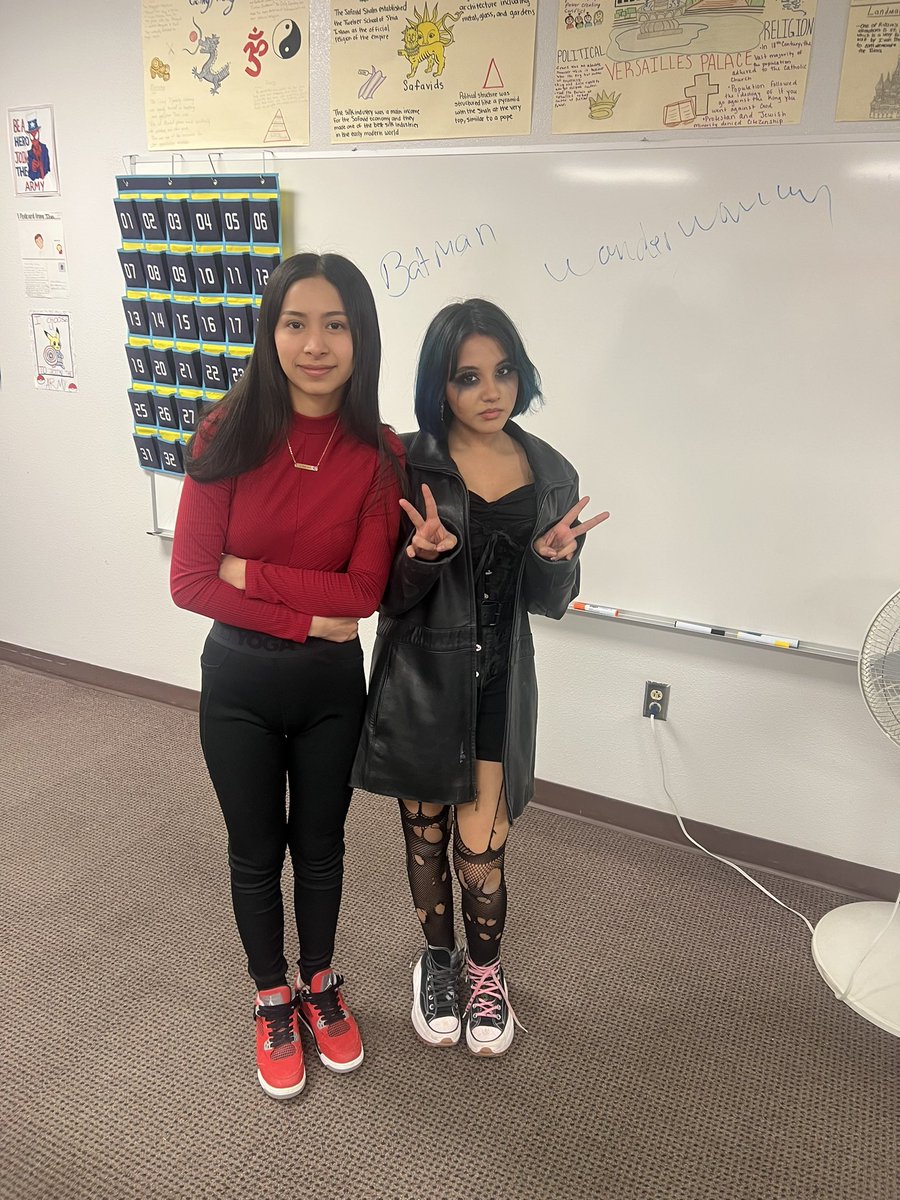GRodriguez_AHS's tweet photo. Dress like a Superhero Day today🦸‍♂️🦸‍♀️, dress like a book character tomorrow! 📚 @BlazerNationAHS 🇺🇸 @AmericasSomos @TrirockRaquel @ahstrailblazers #BlazerNation https://t.co/hy2dVxf6pV