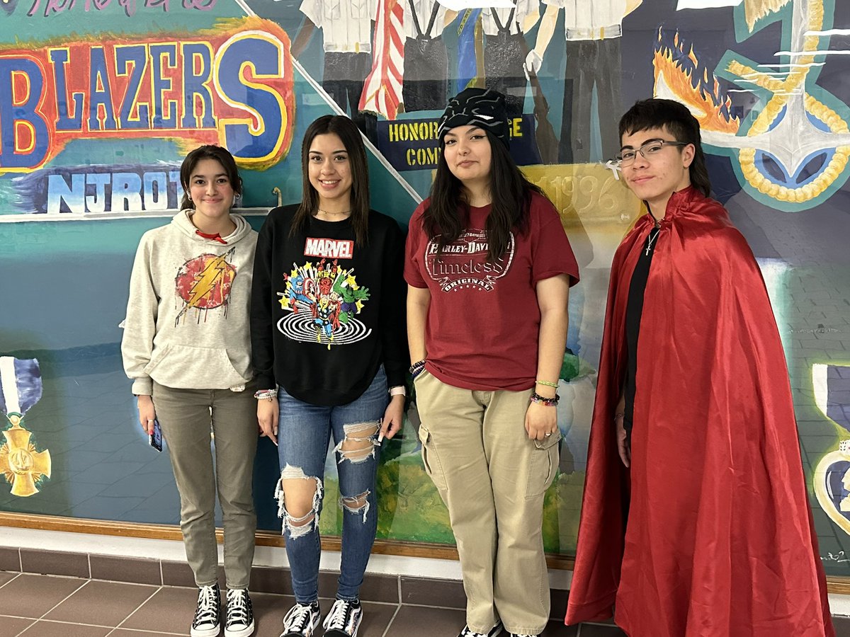 GRodriguez_AHS's tweet photo. Dress like a Superhero Day today🦸‍♂️🦸‍♀️, dress like a book character tomorrow! 📚 @BlazerNationAHS 🇺🇸 @AmericasSomos @TrirockRaquel @ahstrailblazers #BlazerNation https://t.co/hy2dVxf6pV