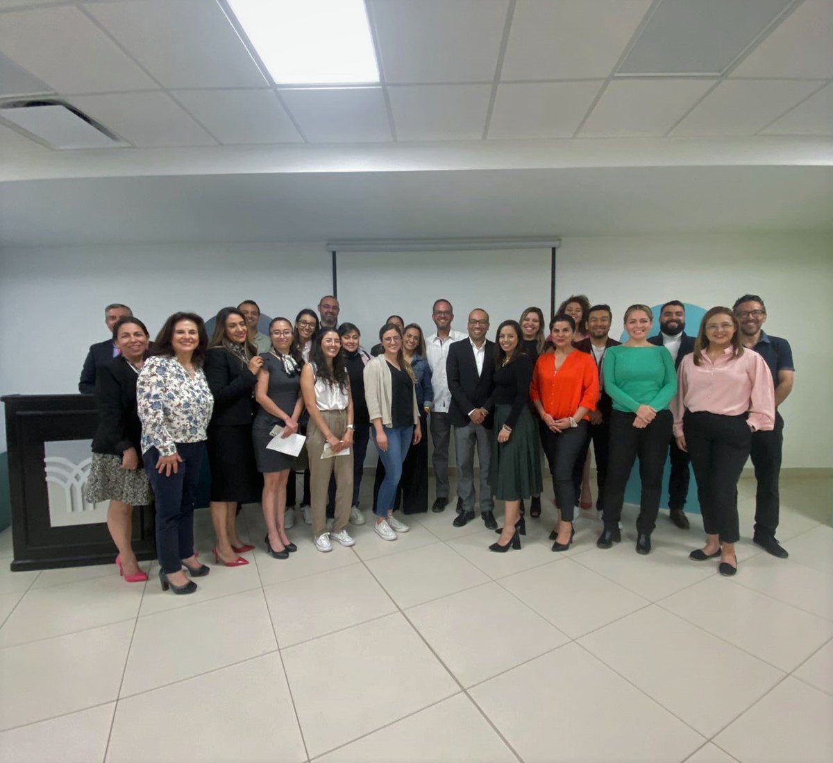 Presentes en el bajío del país 🙋‍♀️🙋‍♂️
Nos enorgullece contarles que llegamos a Campus Querétaro con el objetivo de que cada vez seamos más #Aprendedores. 

#CDCTecmilenio #CDCentuCampus
