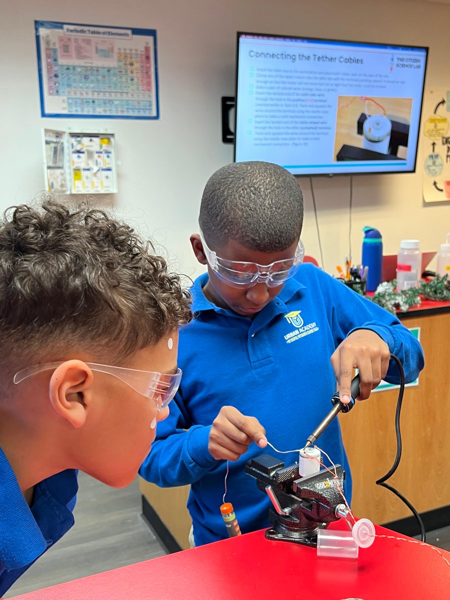 DrAfro71's tweet photo. Empowering our future Black Robotics innovators is important: Get involved in the SeaPerch Robotics engineering program! #BlackRoboticsMakers #SeaPerchRobotics #Volunteer https://t.co/zqzkfrohpo