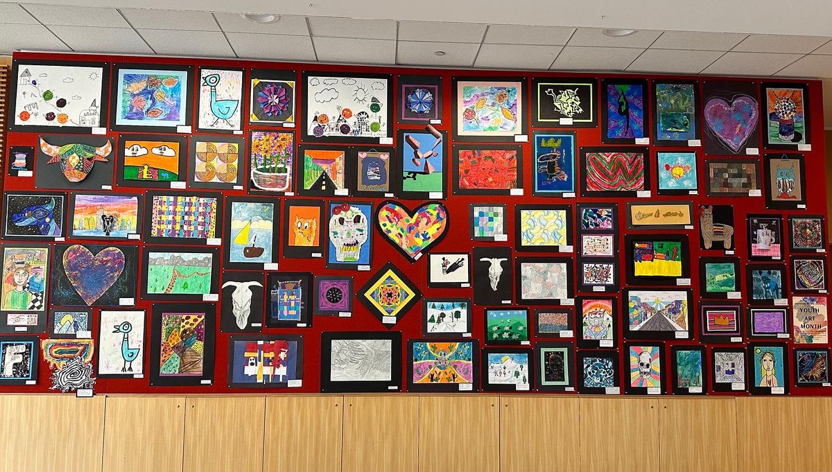 March is Youth Art Month! Spent the afternoon hanging student art <a href="/oakparklibrary/">@oakparklibrary</a> with my amazing colleagues. Love getting student art out into the community!
#d97art #oakpark97 #irving97