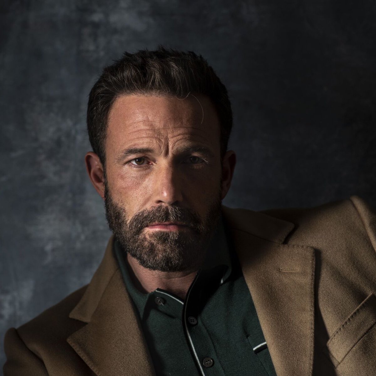 HollywoodHandle's tweet photo. A new rumor claims that Ben Affleck is set to direct DCU’s ‘THE BRAVE AND THE BOLD’.

(Via: https://t.co/SJfgDGylo5) https://t.co/6IOIpDjARY