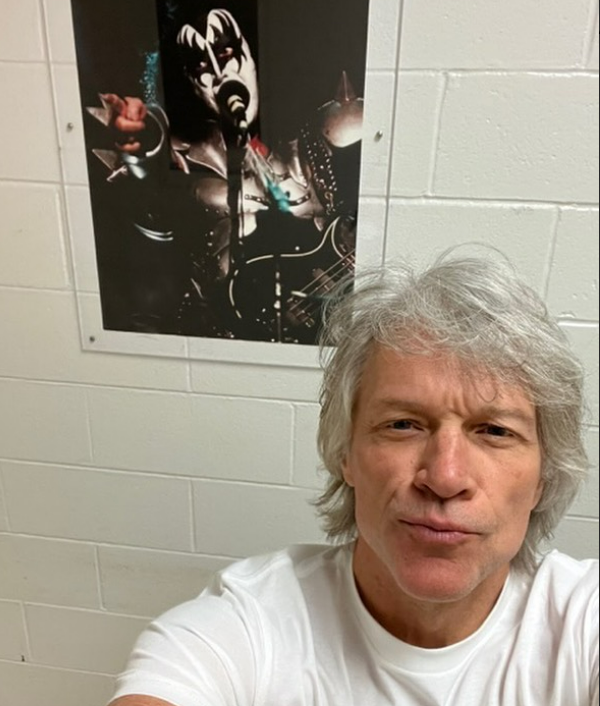 rocknrollgarag1 tweet picture