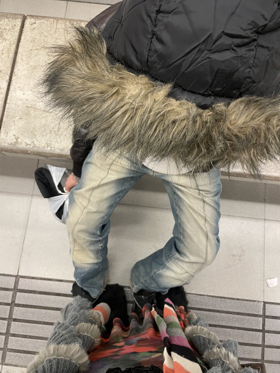 idrinkkbloodd's tweet image. #fr #distressed