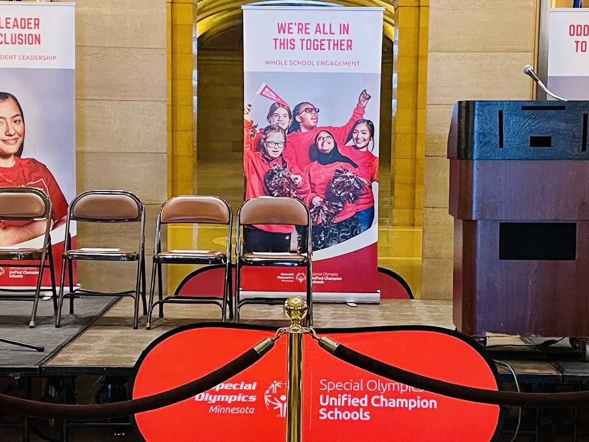 Tom Roberts tweet media