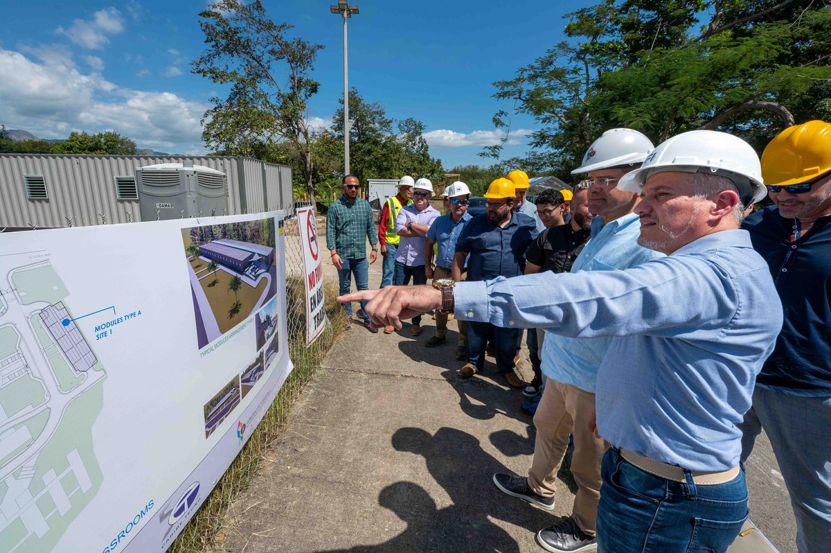 afigobiernopr's tweet image. Recorrimos hoy en Yauco junto al @GovPierluisi @Eramospares el proyecto que albergará a los estudiantes de la Escuela Benicia Vélez, que consta de 12 módulos con una inversión de $6.3 millones y la Escuela Superior Ocupacional y Técnica con una inversión de $11.4 millones.