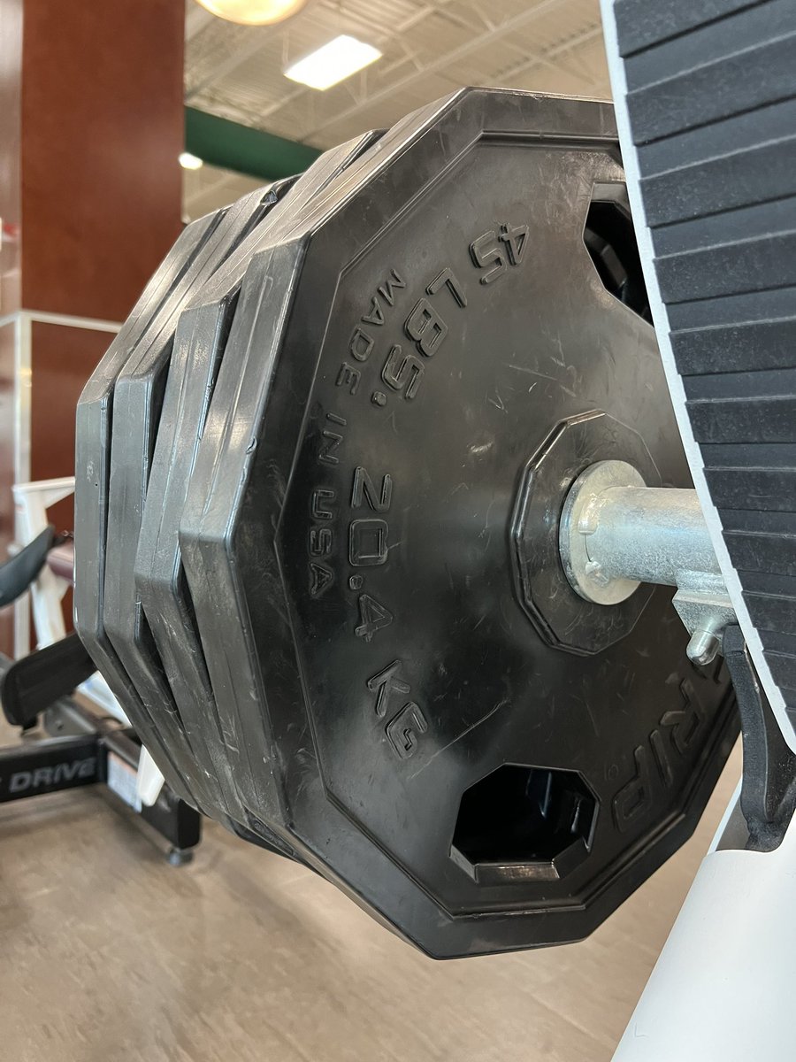 My new achievement. 4 plates of 45lbs on each side of the leg press 🫣