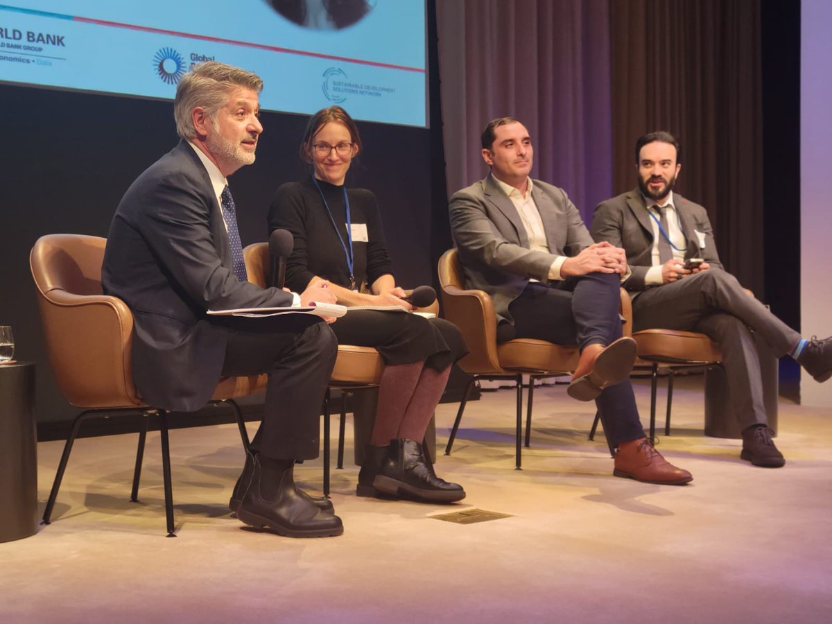 Data4SDGs's tweet photo. Maximizing the potential of new data sources through integration with traditional data! Gero Carletto and Talip Kilic of @worldbankdata + @eva_hershaw from the @landcoalition + Andrew Kruczkiewic from @Columbia University shared the stage to talk about progress through #Data4Now. https://t.co/9qoAzQJF2g