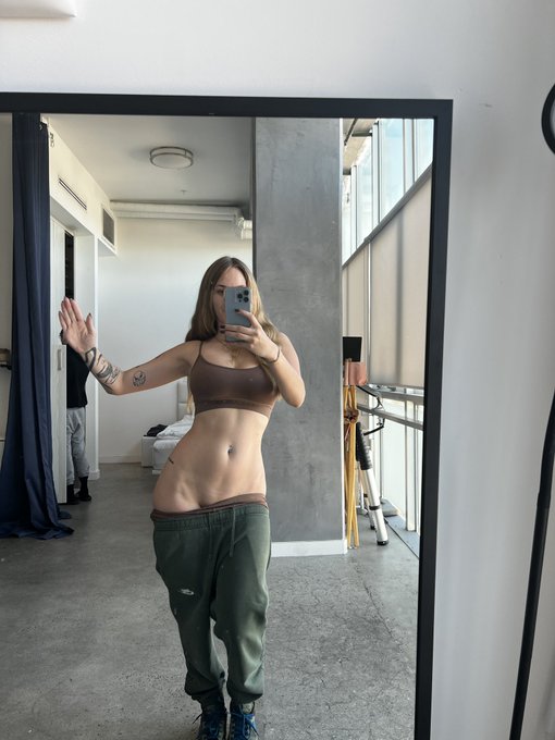 2 pic. I deeply need to be slutted out so disrespectfully ? https://t.co/G0bJpvexiI