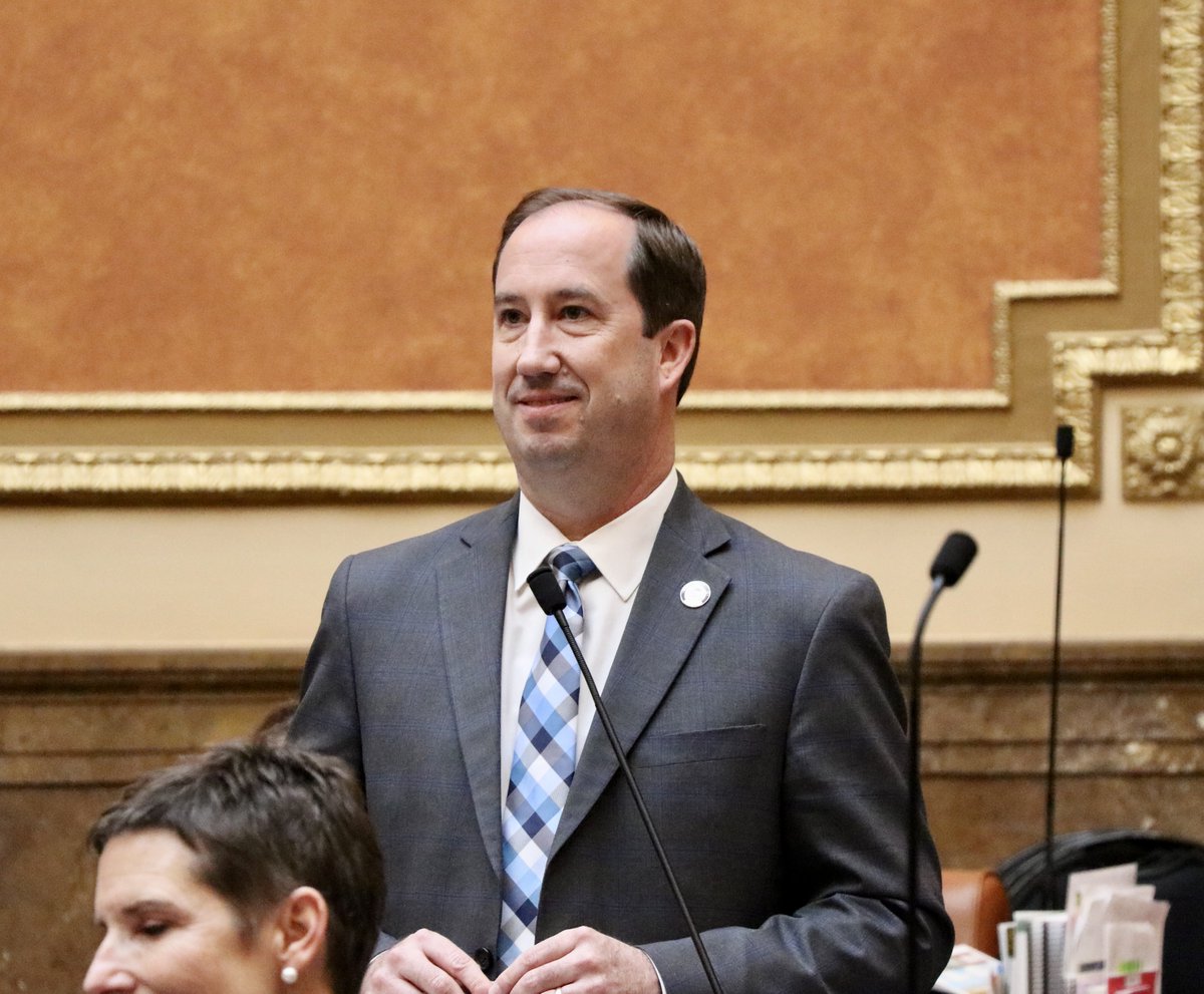 utahhousereps's tweet photo. SB 174 passes the House! The Legislature is committed to supporting housing affordability, and this bill will help with that goal by streamlining the development process. #UtahWayTogether #utpol #utleg https://t.co/hTbtxmvJqJ