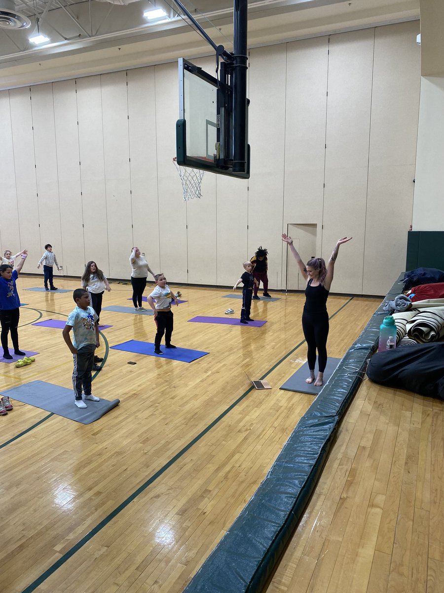 TaraCanniff's tweet photo. 5th grade was lucky to have our own @Counseling4me Ms. Jones do Yoga with us today! So proud of 5th grade @GreenIslandUFSD @HeatlyPrincipal @Kmbrly_Ross https://t.co/RaQjuiOPeq