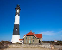 FarosLos's tweet photo. terrenos que rodean “Fire Island lighthouse��. El faro se encuentra en Fire Island, Great South Bay, condado de Suffolk, estado de Nueva York (Estados Unidos). La concesión finalizará el 31 de marzo de 1979. El faro se desactivó en diciembre de 1973. #fireislandlighthouse https://t.co/0rHgJHgxnT