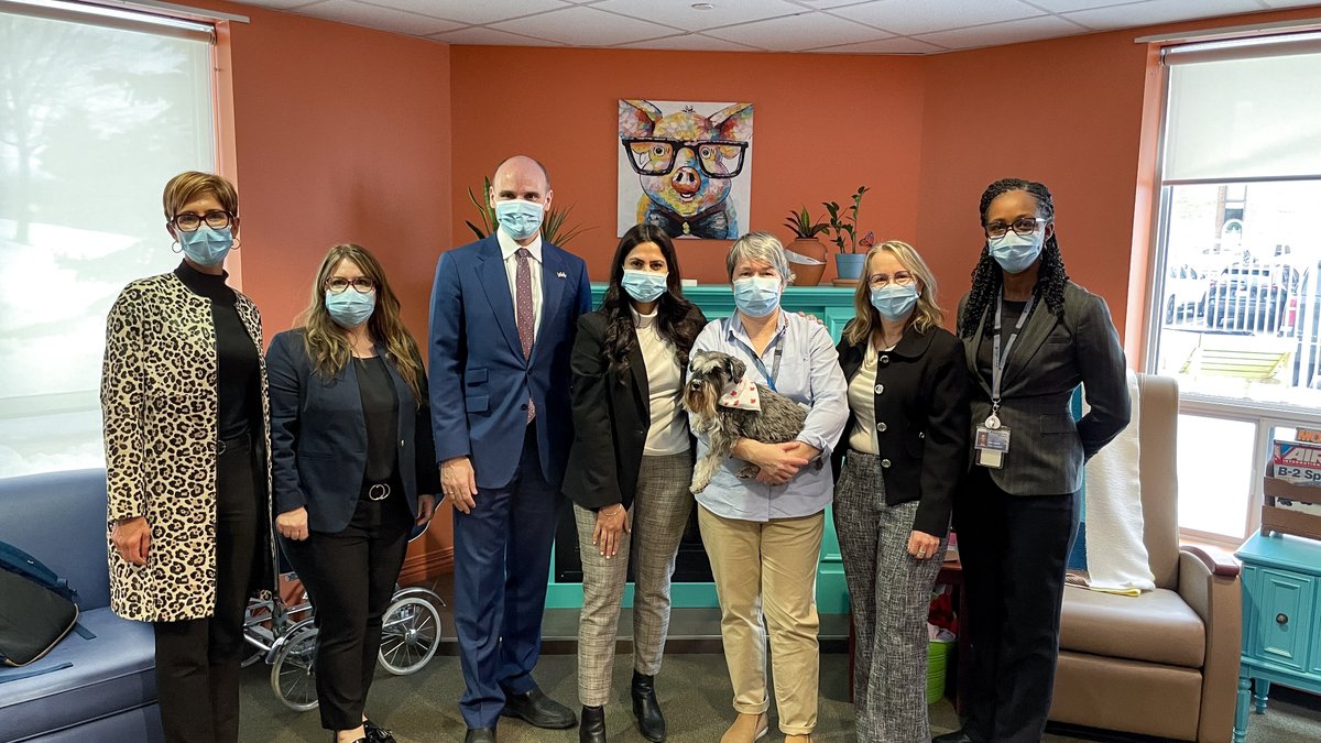 All seniors deserve to live in dignity with access to safe, quality care, at home or in an LTC facility. Today, @KamalKheraLib &amp; I reaffirmed our government’s commitment to continue working with provinces &amp; territories to improve access to care for seniors. 🧵