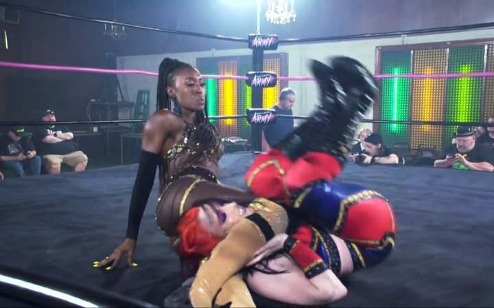 NVhowlingWolves's tweet image. On #WWA 

The Majesty of Muscle @KiLynnKing
v 👑 Aminata @amisylle

Both competitors give maximum effort in this match literally flying all over the ring with aerial moves as well as taking it to the mat going for the tap out!!

Sooo good!! Watch on @ProWTV
 📸 @wwrestlingarmy