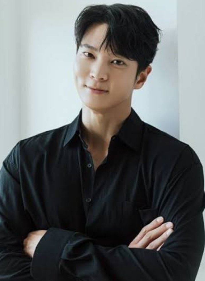 fangirl_ahjumma's tweet photo. #JoWoon is back! He will play a pathetic civil service in the morning and a cultural asset thief at night in the comedy action series #Stealer! I need this drama to be real GOOD cus somebody needs to save this talented guy over his love affairs with bad scripts. PLS. https://t.co/9ZrVD1W652