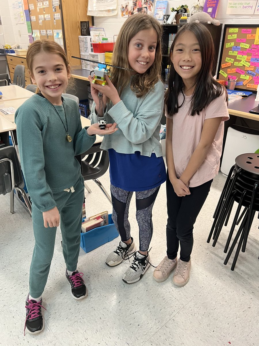 Mrs. Levy tweet media