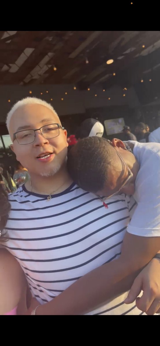 sean_onthem00n's tweet photo. #NewProfilePic shit ain’t been the same brodie, I miss you #FuckCancer https://t.co/ObQWw23eEP