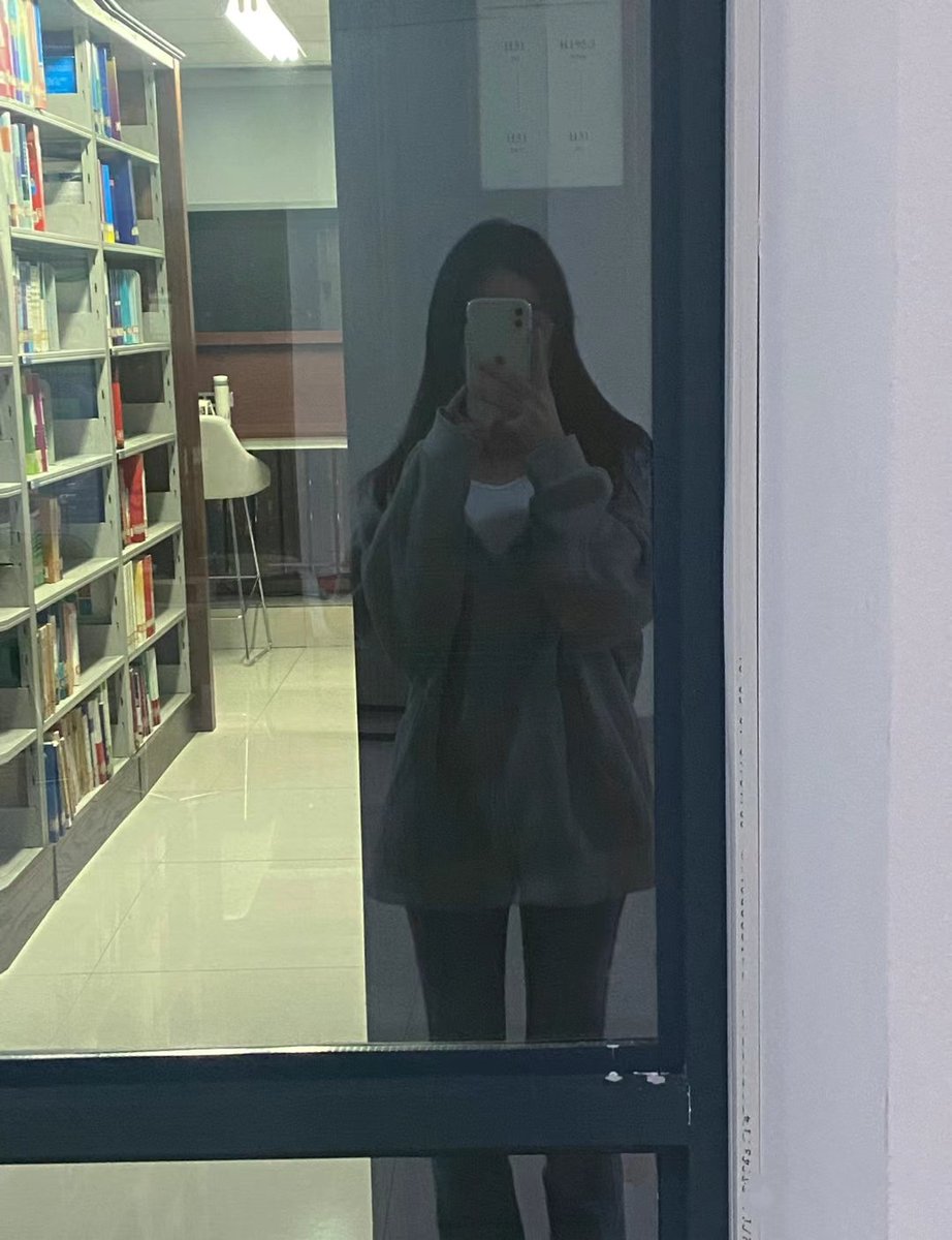 fzz555333's tweet photo. 回来啦 脸会看腻 但感觉不会🙈 https://t.co/PXdCyDFrP7