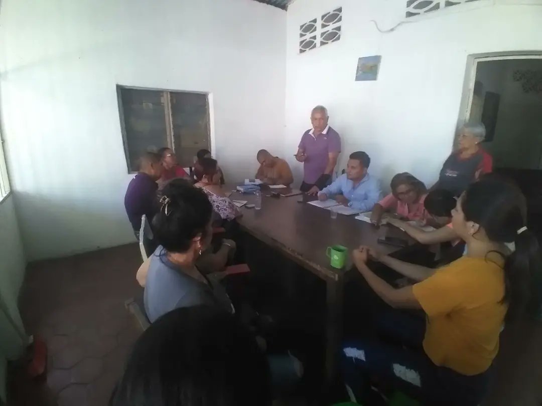 HFVZLALARA's tweet photo. Seguimos con el compromiso y organización en nuestras comunidades, en esta oportunidad realizamos una Mesa de Trabajo Organizativa con líderes de la Parroquia Catedral, https://t.co/wv57dWTNl0