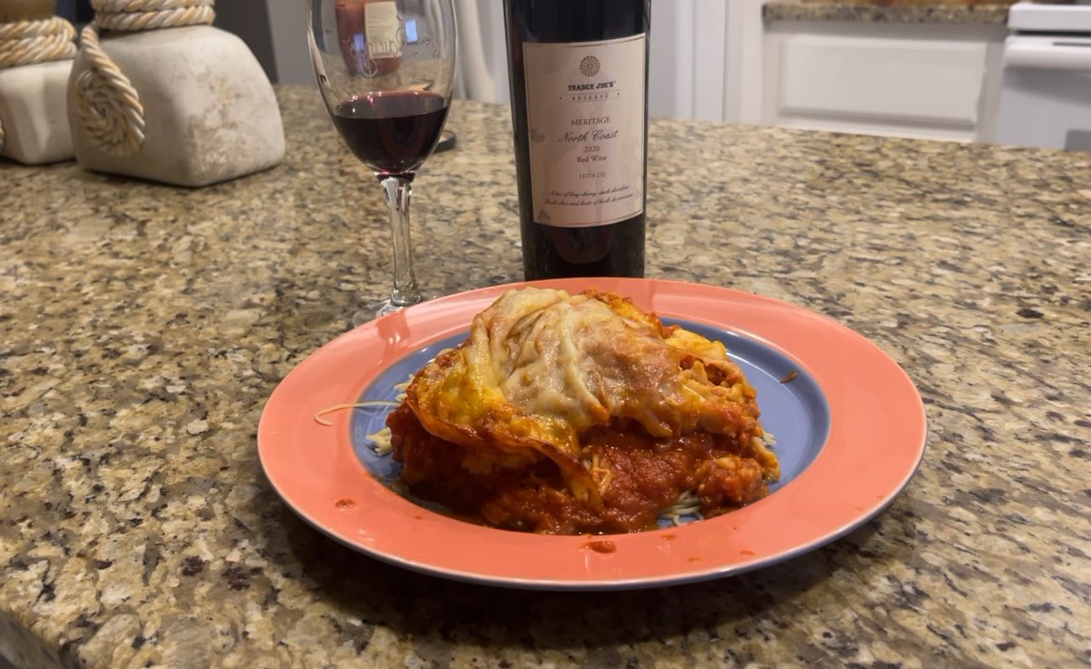 ucfoodietv's tweet image. Wednesday Premier: Chicken Parm Hack even Peyton would love. buff.ly/3EJdOZM #chickenparm #dinnerhack #foodhack #travel #food #wine #mixology #golf #UndercoverJetsetter #JohnDaly #SusanAnzalone #TravelLikeALocal #shotOniPhone #recipes #offbeatenpath