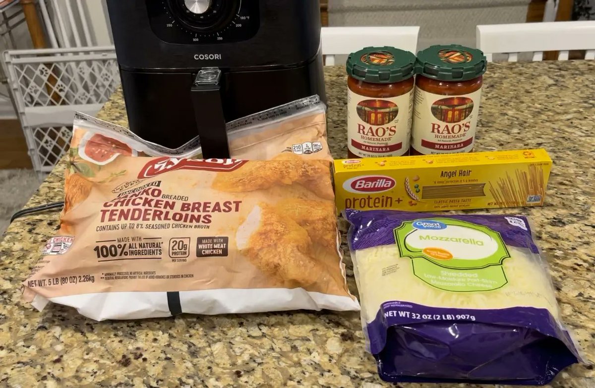 ucfoodietv's tweet image. Wednesday Premier: Chicken Parm Hack even Peyton would love. buff.ly/3EJdOZM #chickenparm #dinnerhack #foodhack #travel #food #wine #mixology #golf #UndercoverJetsetter #JohnDaly #SusanAnzalone #TravelLikeALocal #shotOniPhone #recipes #offbeatenpath