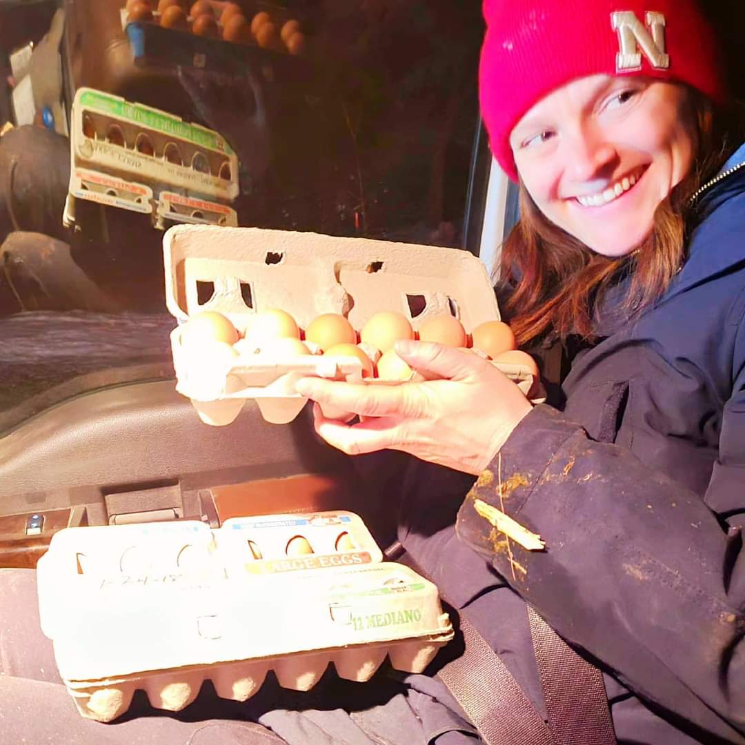 DocsBenandErin's tweet photo. Meanwhile in the HEARTLAND.....
After pulling a live calf at midnight, 3 dozen eggs were waiting on the front seat after toiling for an hour in the barn to save the baby.
This. is. Nebraska!
#nebraskaitsnotforeveryone
#FARMILY
#nebraska #heartlanddocs #EGGS #docsbenanderin https://t.co/nemhfIp4bM