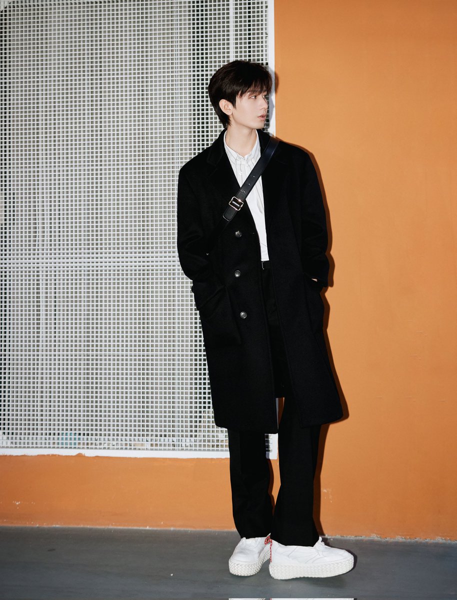 CholeLin5's tweet photo. 还有几天就可以看到帅气的脾气了
开心😊😊

#ChengYi 
#ChengYiLANVINFW23
#ParisFaahionWeek23 https://t.co/8Xj0bt2NDA