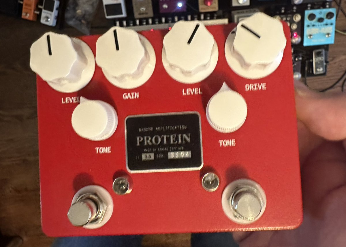 cinematomic's tweet image. Couldn’t be more excited to rock out with my new #ProteinPedal from @Browne_Amps. So far it sounds great with #singlecoils and #humbuckers