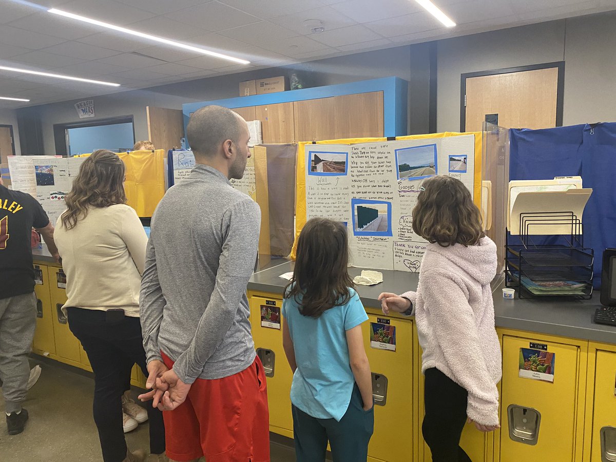 _sofiacerrato's tweet photo. We had so much fun at family night! We loved having the opportunity to share what we have learned about light and sound with our friends and family. Thank you @TallmadgeElemAP and @tcs_swood for joining us tonight! @MaddenTCS https://t.co/VgIdMeqGiD