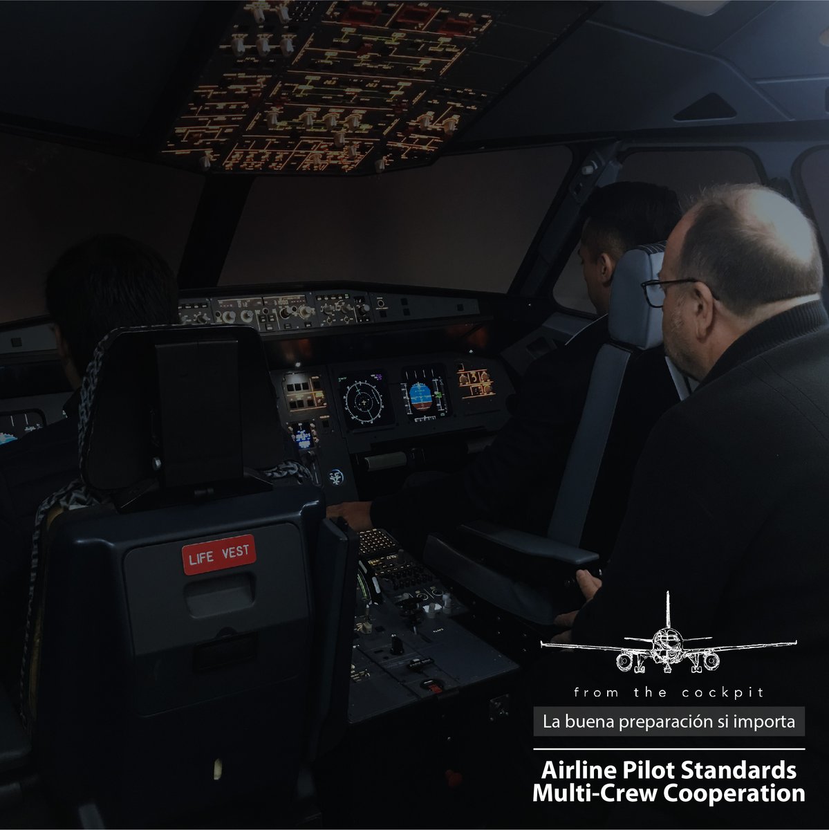 Transponder1200's tweet photo. 👩✈️¡Piloto!🧑✈️ Asegura tu futuro y estudia el curso de preparación para #aerolínea que From The Cockpit tiene para ti; #APSMCC 🛫. ¡Tienen convenio con la aerolínea #lowcost más grande de México 🇲🇽!
Informes ℹ️:
🔸️Whatsapp: 5611654686 📲
🔸️Correo: elcapi@fromthecockpit.mx 📧 https://t.co/JxWX2AnLKE